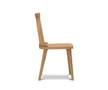 Load image into Gallery viewer, Eptri Dining Chair
